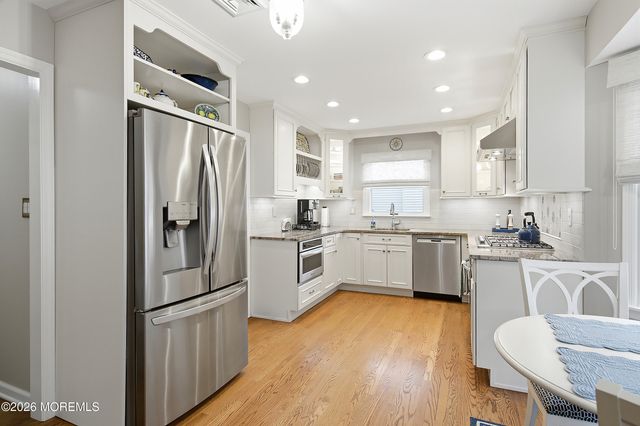92 Meadow Drive, Shrewsbury Boro, NJ 07702