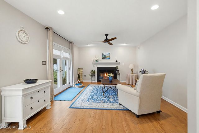 92 Meadow Drive, Shrewsbury Boro, NJ 07702