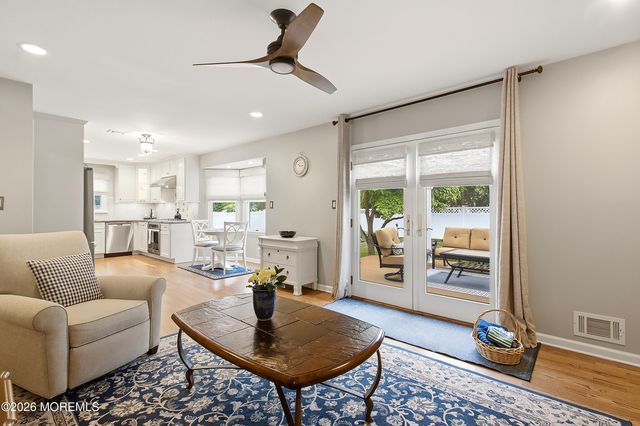 92 Meadow Drive, Shrewsbury Boro, NJ 07702
