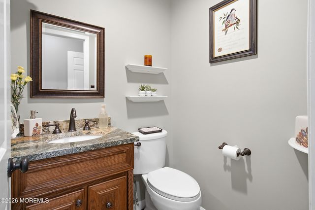 92 Meadow Drive, Shrewsbury Boro, NJ 07702
