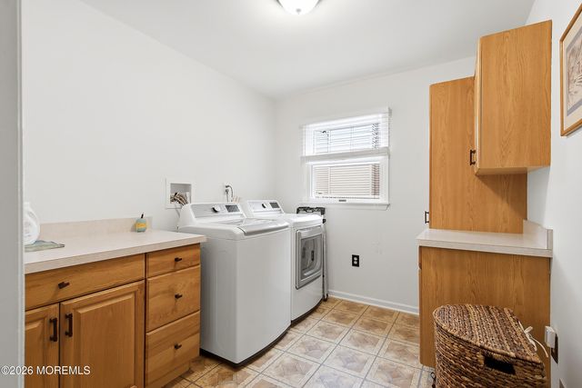 92 Meadow Drive, Shrewsbury Boro, NJ 07702