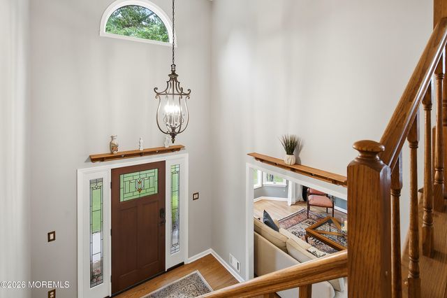 92 Meadow Drive, Shrewsbury Boro, NJ 07702
