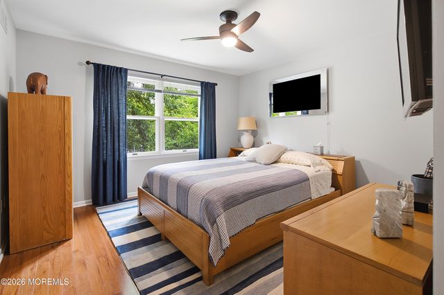 92 Meadow Drive, Shrewsbury Boro, NJ 07702
