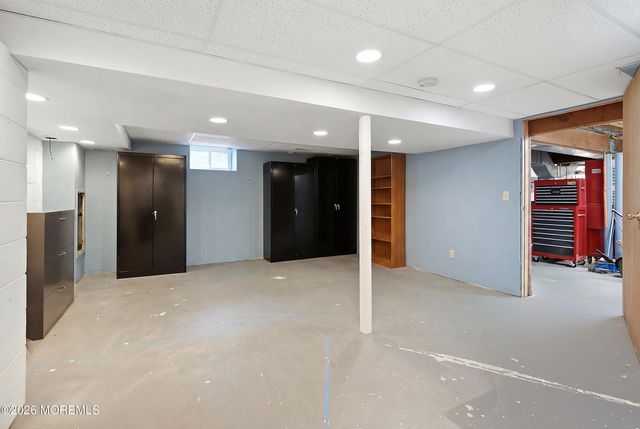 92 Meadow Drive, Shrewsbury Boro, NJ 07702