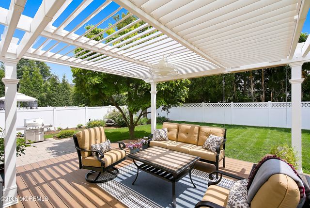 92 Meadow Drive, Shrewsbury Boro, NJ 07702