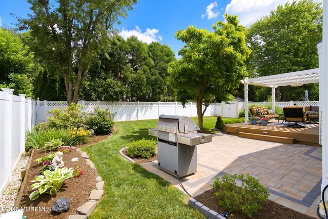 92 Meadow Drive, Shrewsbury Boro, NJ 07702