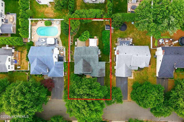 92 Meadow Drive, Shrewsbury Boro, NJ 07702