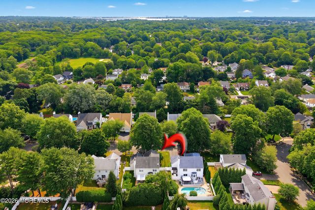 92 Meadow Drive, Shrewsbury Boro, NJ 07702