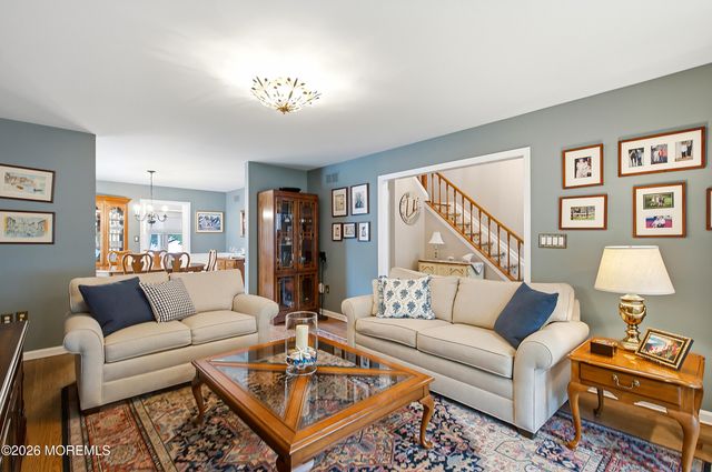 92 Meadow Drive, Shrewsbury Boro, NJ 07702