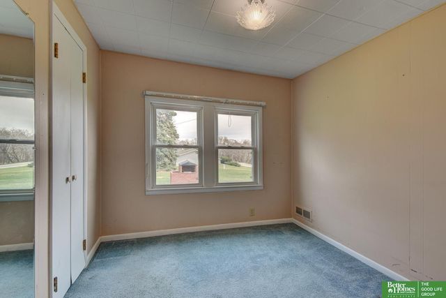 1706 Childs Road W, Bellevue, NE 68147