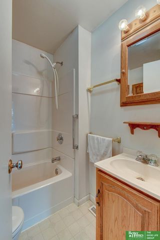 1706 Childs Road W, Bellevue, NE 68147