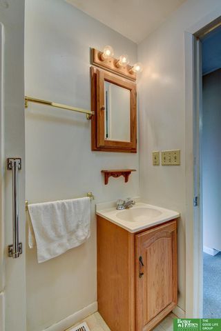 1706 Childs Road W, Bellevue, NE 68147