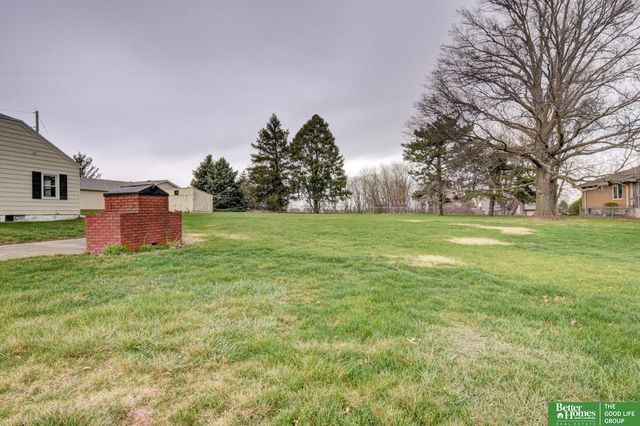 1706 Childs Road W, Bellevue, NE 68147