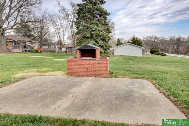 1706 Childs Road W, Bellevue, NE 68147