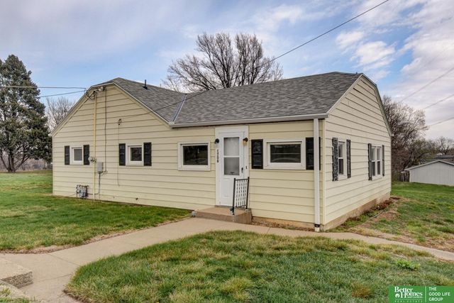 1706 Childs Road W, Bellevue, NE 68147