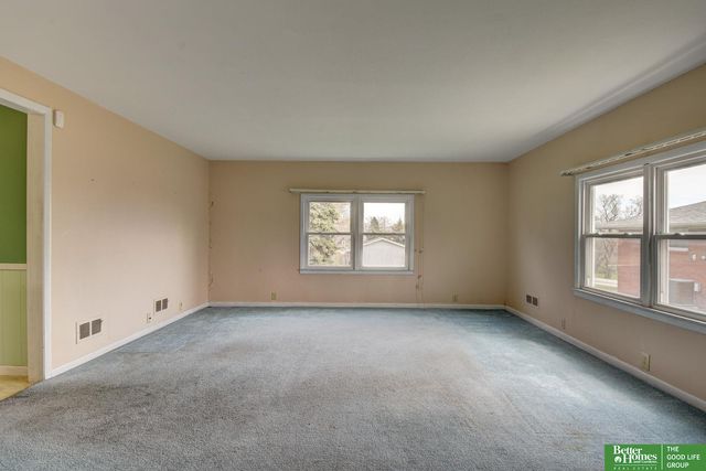 1706 Childs Road W, Bellevue, NE 68147