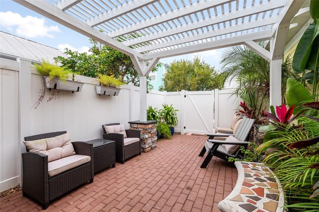 5008 NW 10TH PLACE, Gainesville, FL 32605