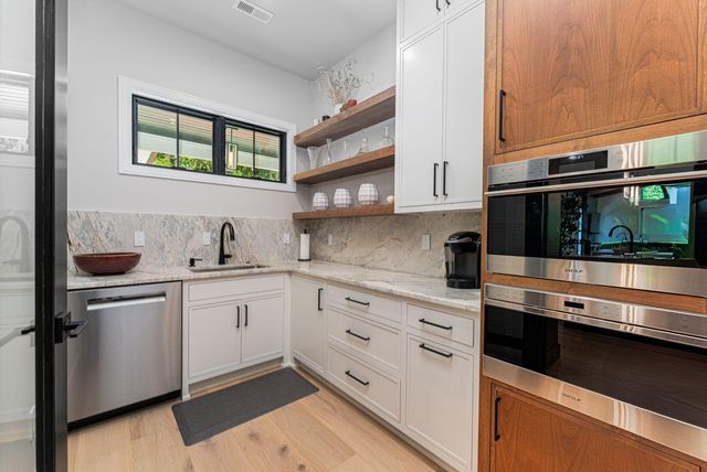 8159 Riverside Drive, Powell, OH 43065