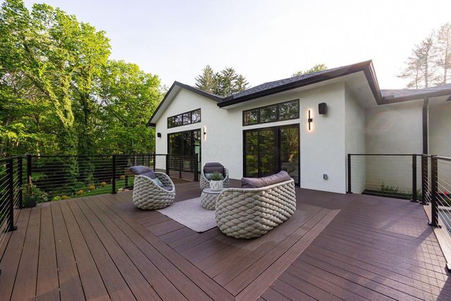 8159 Riverside Drive, Powell, OH 43065