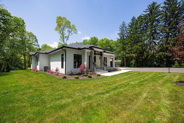 8159 Riverside Drive, Powell, OH 43065