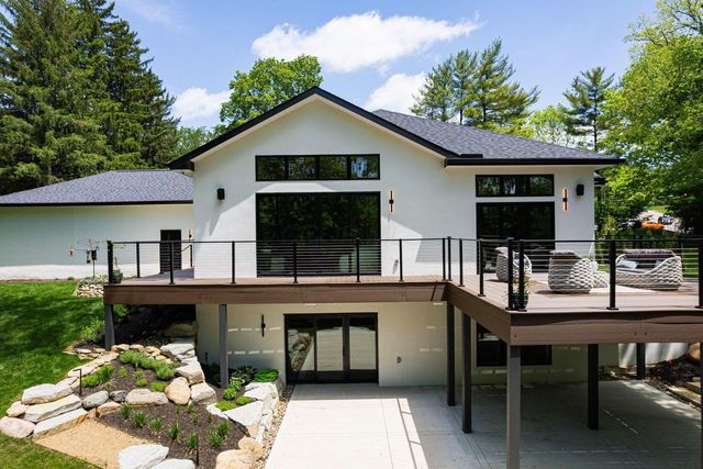 8159 Riverside Drive, Powell, OH 43065