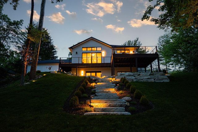 8159 Riverside Drive, Powell, OH 43065