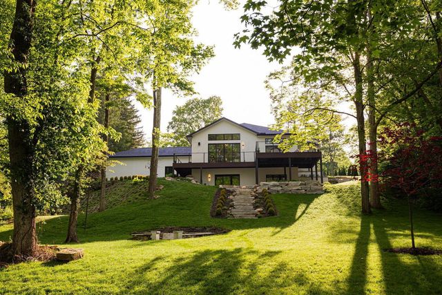 8159 Riverside Drive, Powell, OH 43065