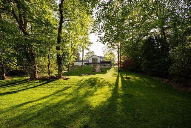 8159 Riverside Drive, Powell, OH 43065