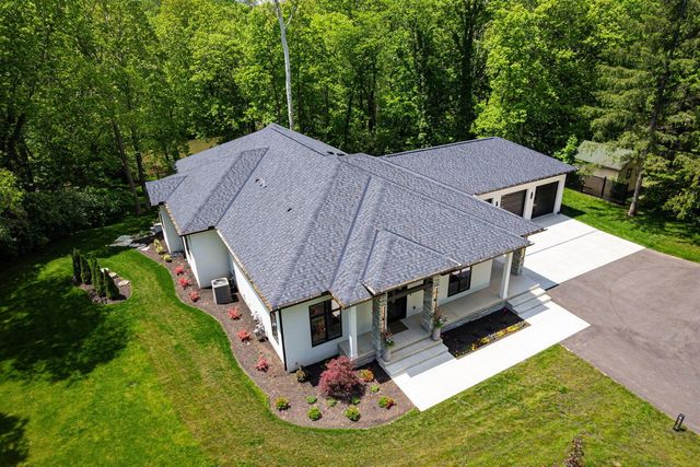 8159 Riverside Drive, Powell, OH 43065