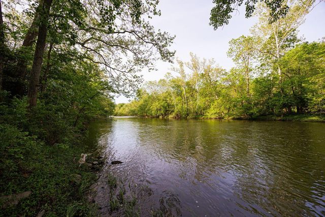 8159 Riverside Drive, Powell, OH 43065