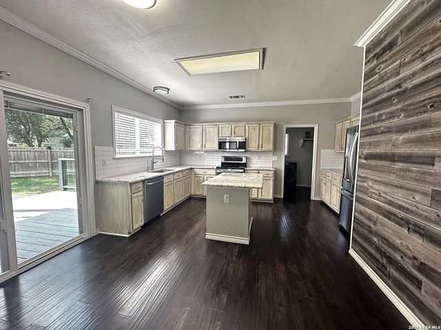 3202 PRESTON HALL DR, San Antonio, TX 78247