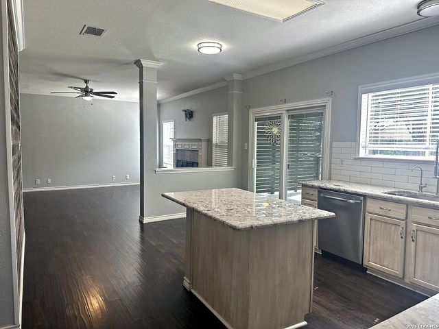 3202 PRESTON HALL DR, San Antonio, TX 78247