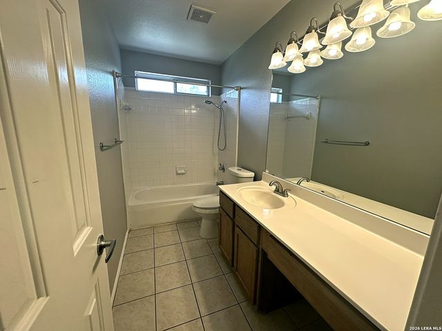 3202 PRESTON HALL DR, San Antonio, TX 78247