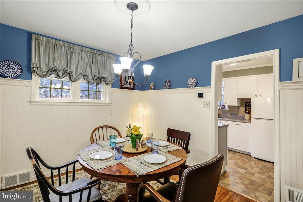 Image 11 of property listing at 16 E 34TH ST, Reading, PA 19606