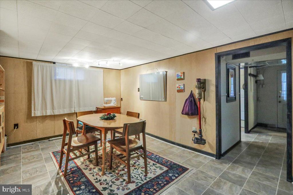 Image 24 of property listing at 16 E 34TH ST, Reading, PA 19606