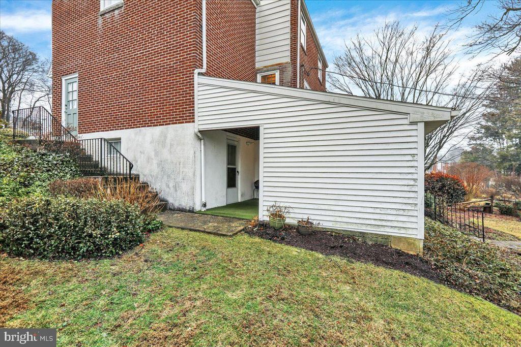 Image 33 of property listing at 16 E 34TH ST, Reading, PA 19606
