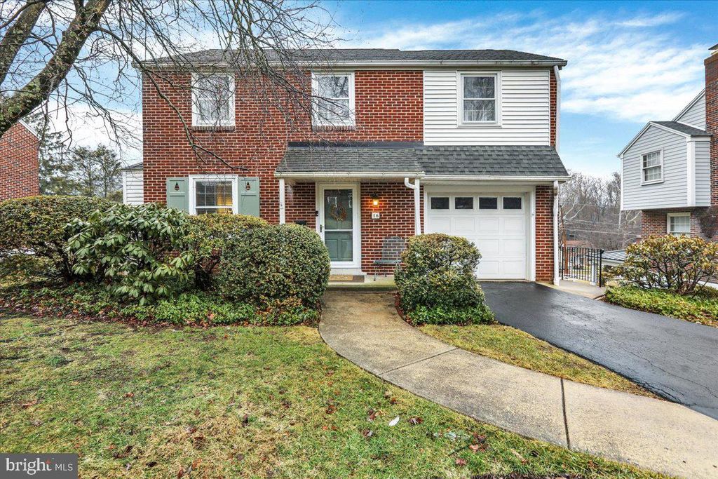 Image 4 of property listing at 16 E 34TH ST, Reading, PA 19606