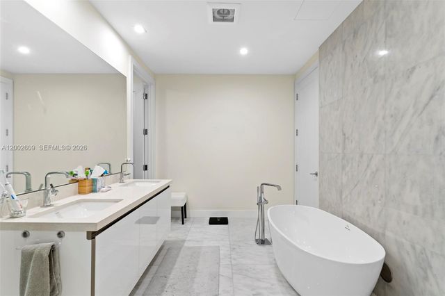 718 Valencia Ave 307, Coral Gables, FL 33134