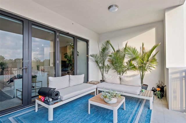 718 Valencia Ave 307, Coral Gables, FL 33134