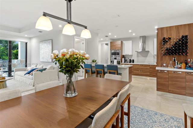 718 Valencia Ave 307, Coral Gables, FL 33134