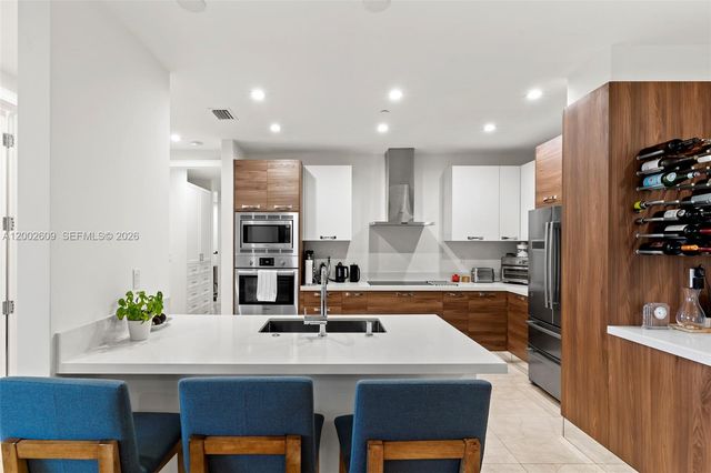 718 Valencia Ave 307, Coral Gables, FL 33134