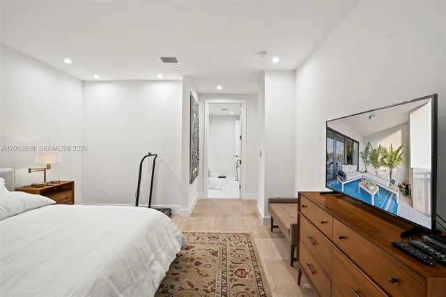 718 Valencia Ave 307, Coral Gables, FL 33134