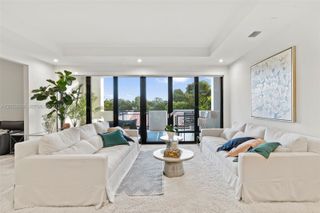 718 Valencia Ave 307, Coral Gables, FL 33134