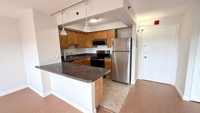 1025 Hancock St 10 B, Quincy, MA 02169