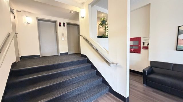 1025 Hancock St 10 B, Quincy, MA 02169