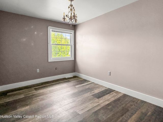 14 Regal Road, Stuyvesant, NY 12173