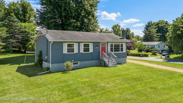 14 Regal Road, Stuyvesant, NY 12173