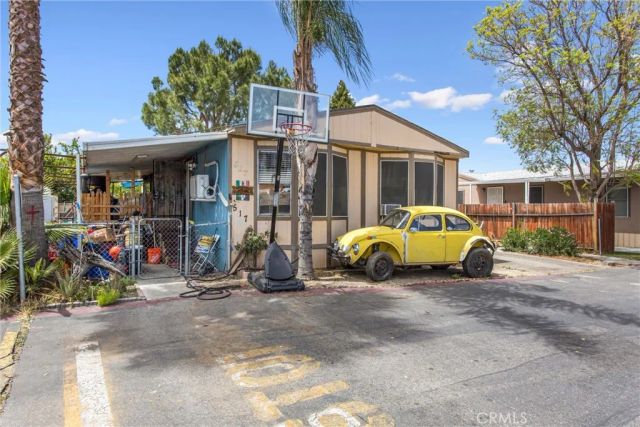 1097 N State 517, Hemet, CA 92543