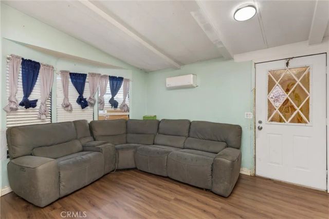 1097 N State 517, Hemet, CA 92543