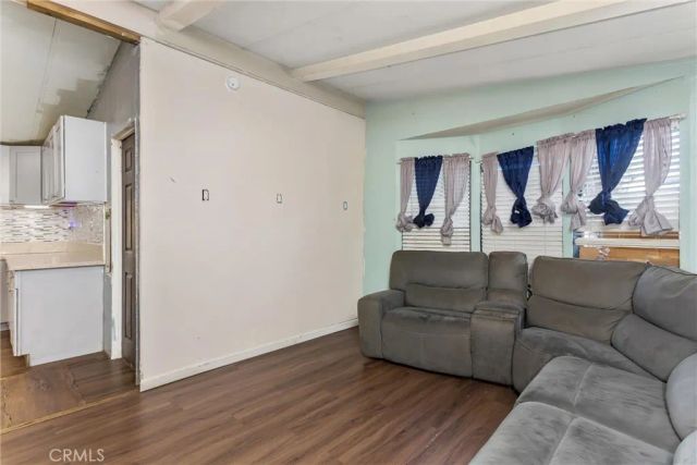 1097 N State 517, Hemet, CA 92543